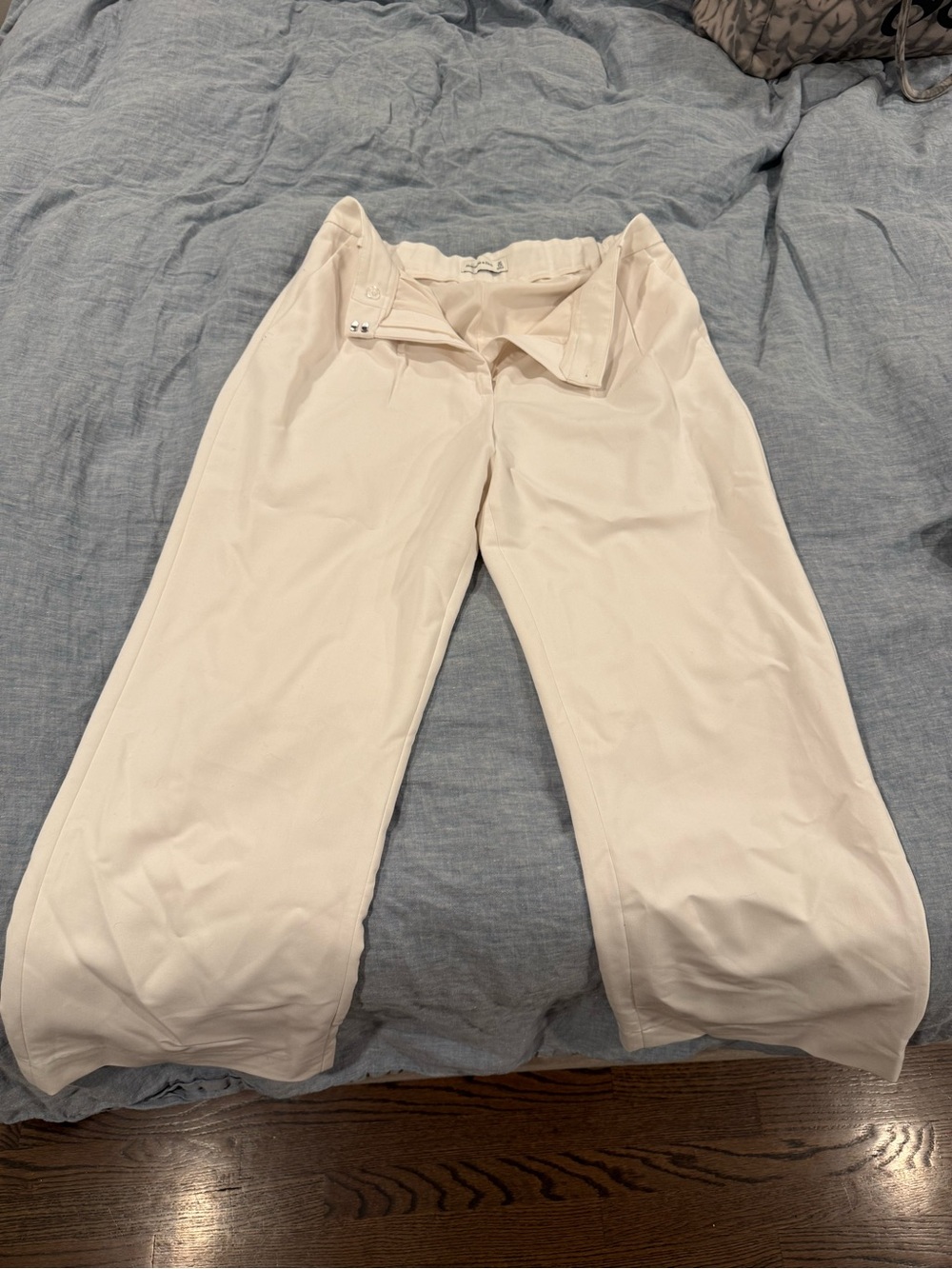 Abercrombie & Fitch Women's Cream Wide-Leg Chinos